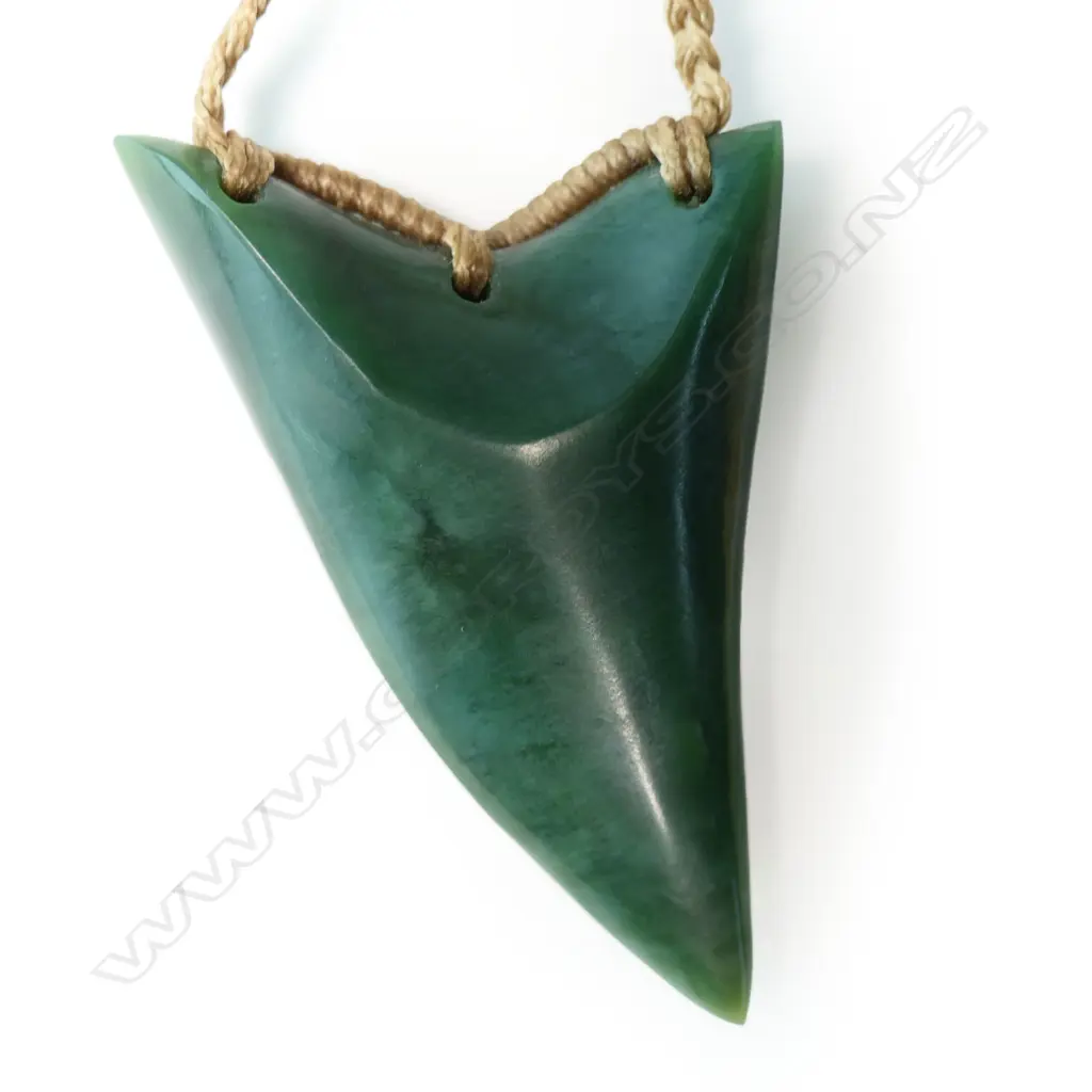 Te Kaha carved pounamu (gem inanga) rei niho (eye tooth) pendant, Image 1++
